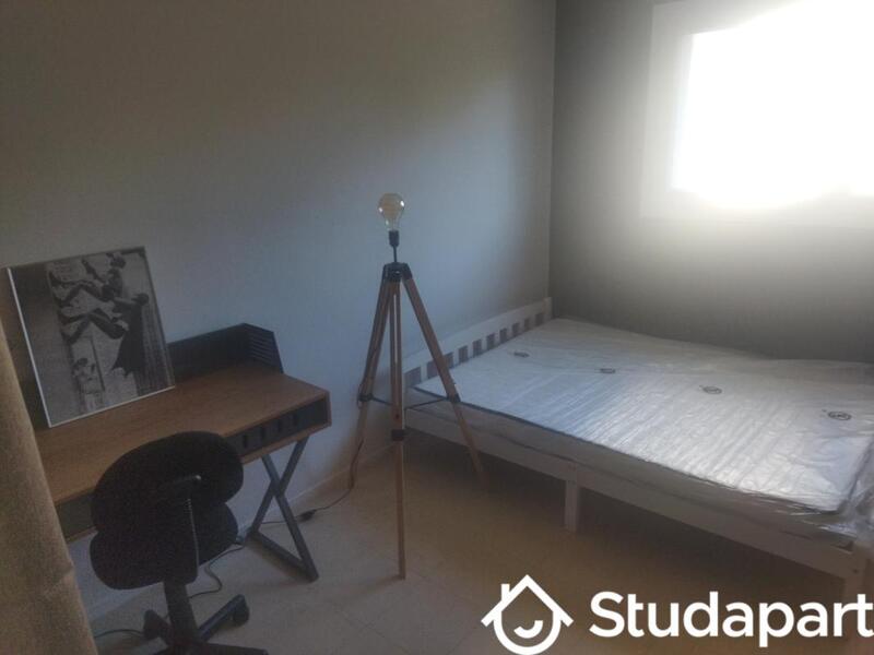 Chambre - 12 m² - 1 pièce