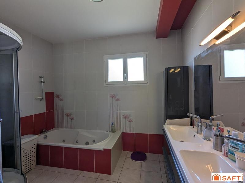 Maison - 192 m² - 7 pièces