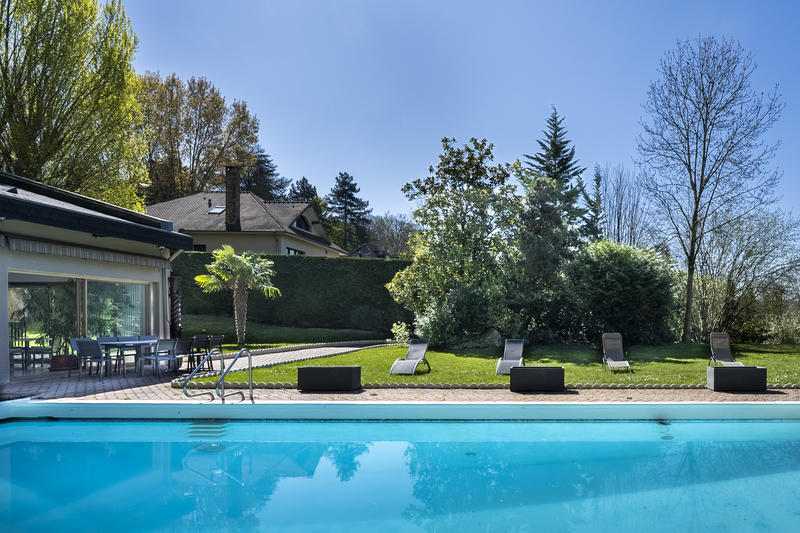 Maison - 753 m² - 15 pièces