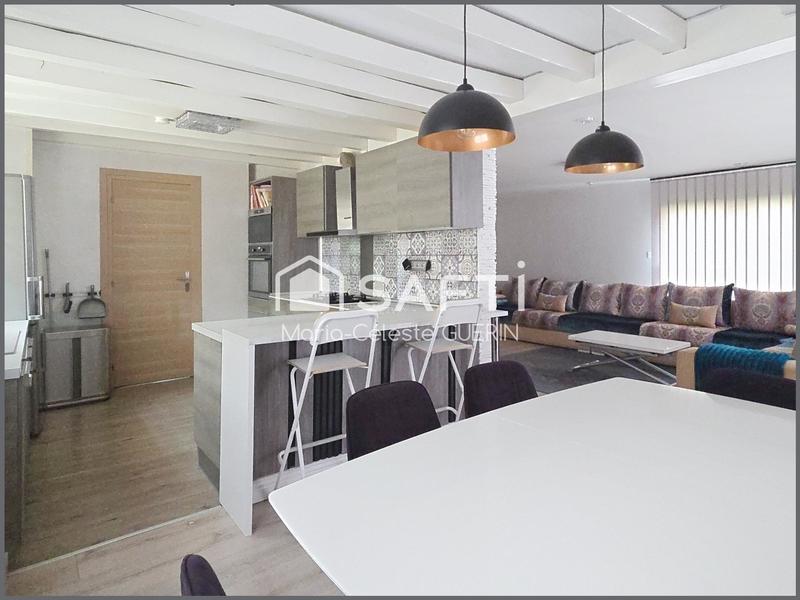 Maison - 226 m² - 7 pièces