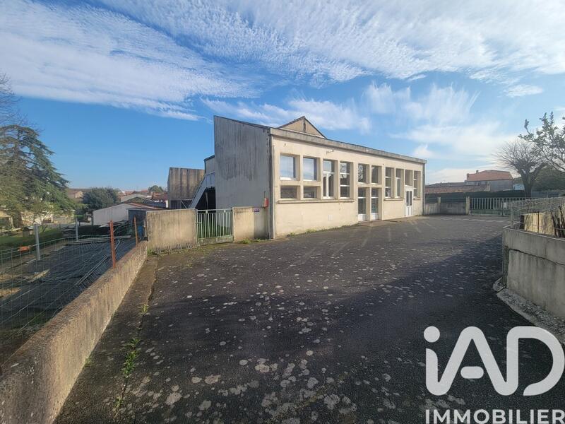 Maison - 240 m² - 6 pièces