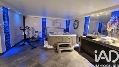 Maison - 162 m² - 6 pièces