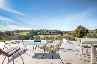 Villa - 198 m² - 8 pièces