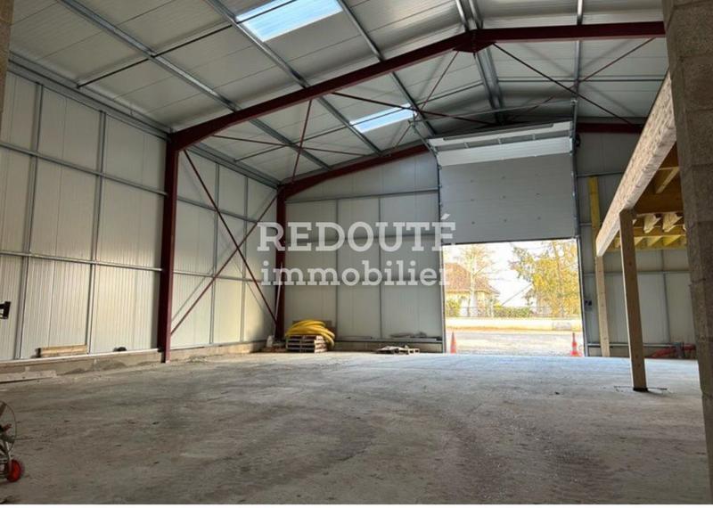 Entrepôt - 320 m² - 1 pièce