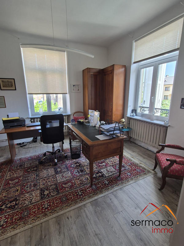 Maison - 334 m² - 14 pièces