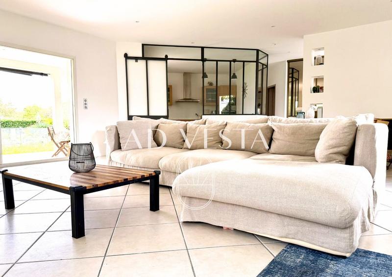 Maison - 166 m² - 6 pièces