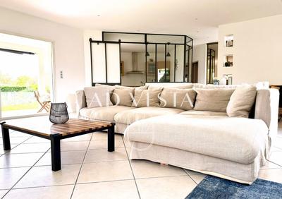 Maison - 166 m² - 6 pièces