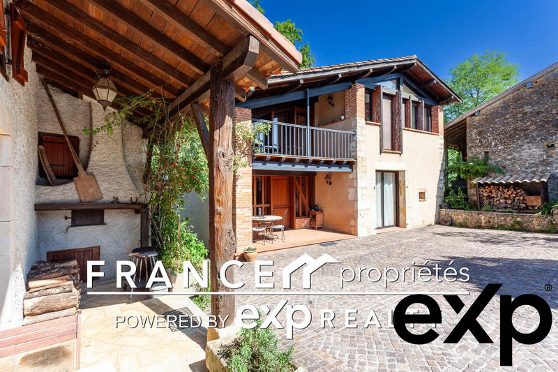 Maison - 223 m² - 7 pièces