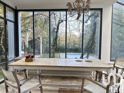 Maison - 212 m² - 9 pièces