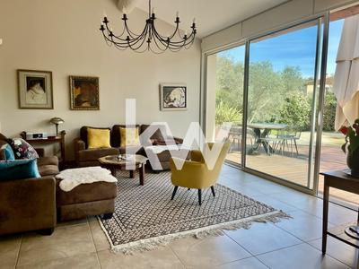 Maison - 210 m² - 7 pièces