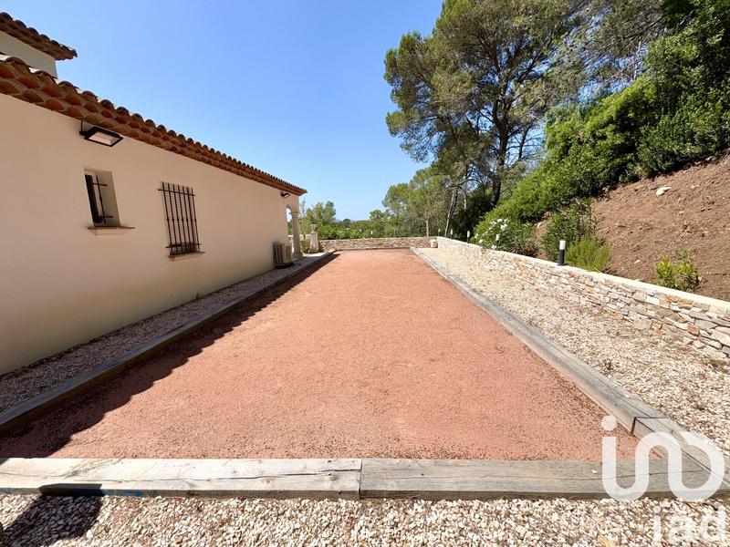 Maison - 225 m² - 7 pièces