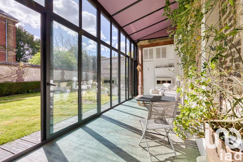 Maison - 230 m² - 8 pièces