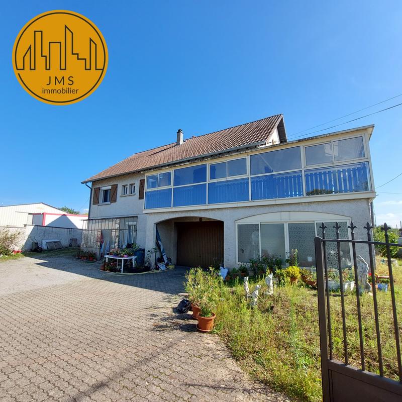 Maison - 210 m² - 7 pièces