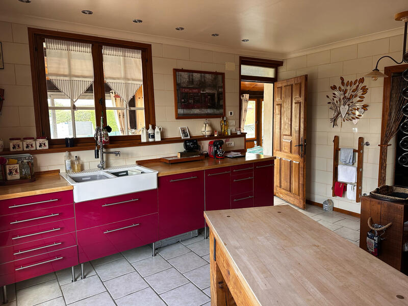 Maison - 180 m² - 8 pièces