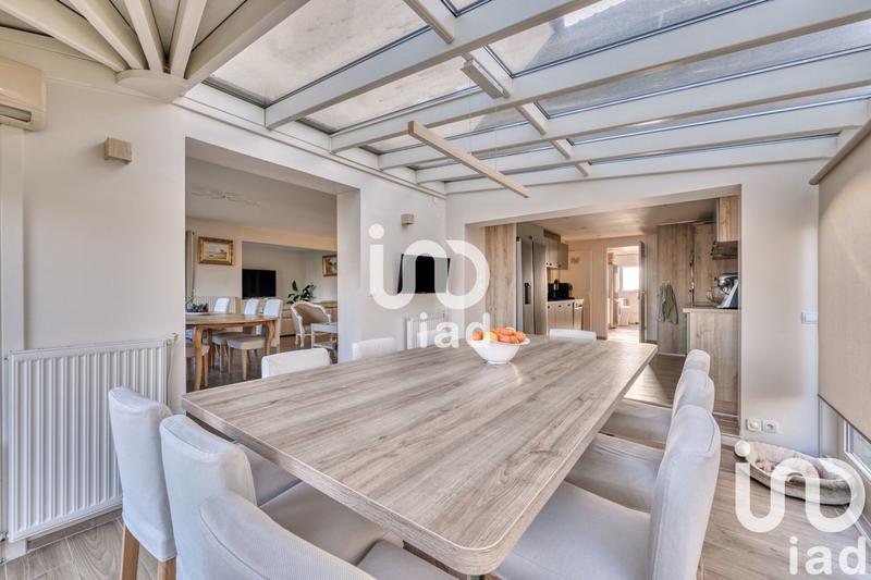 Maison - 237 m² - 8 pièces