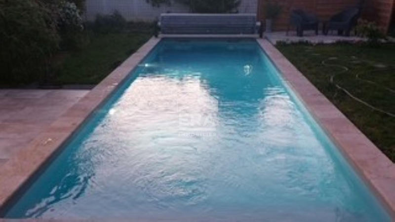 Maison - 93 m² - 4 pièces