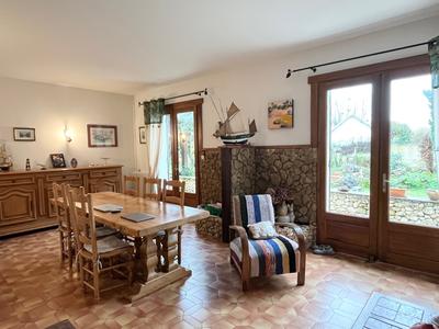 Maison traditionnelle - 191 m² - 6 pièces