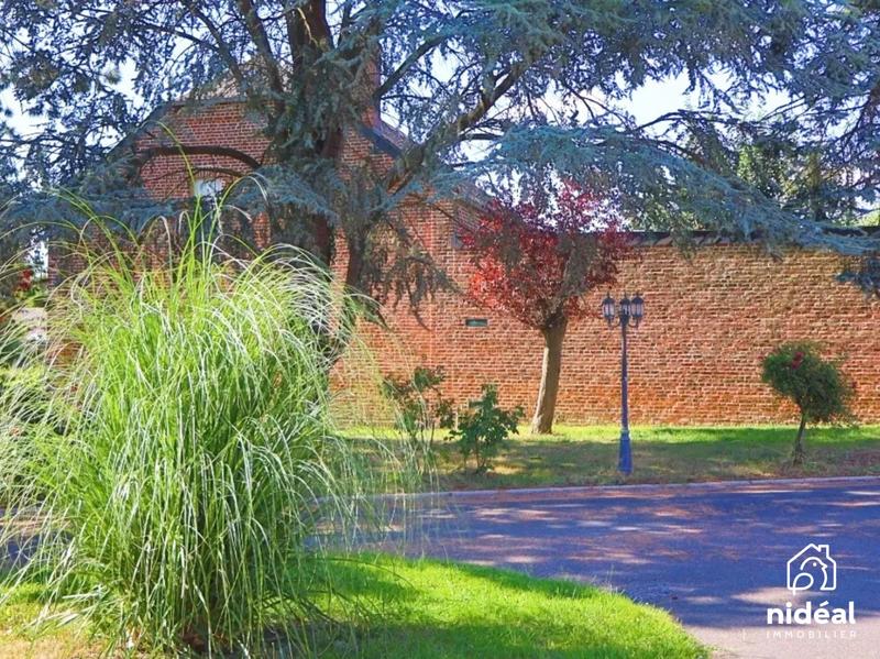 Maison - 230 m² - 7 pièces