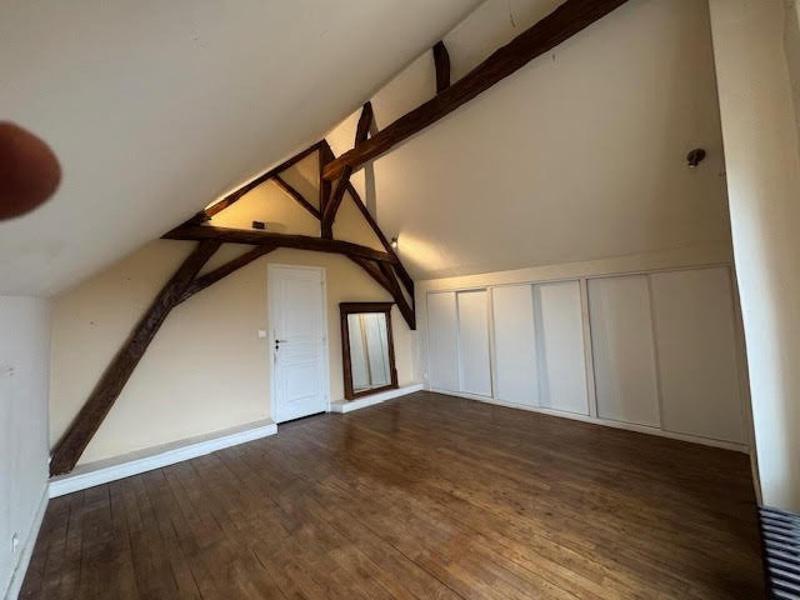 Maison - 215 m² - 8 pièces