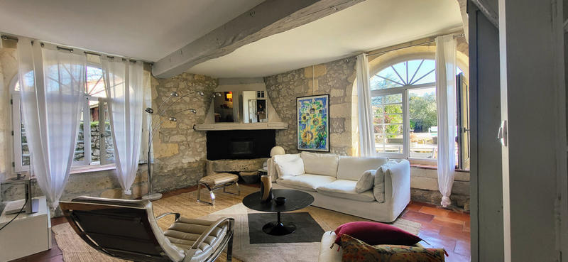 Maison - 280 m² - 9 pièces