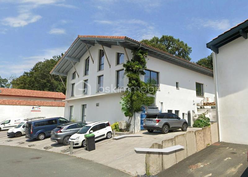 Bureau - 246 m² - 7 pièces