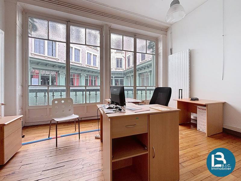 Local d'activités - 276 m²