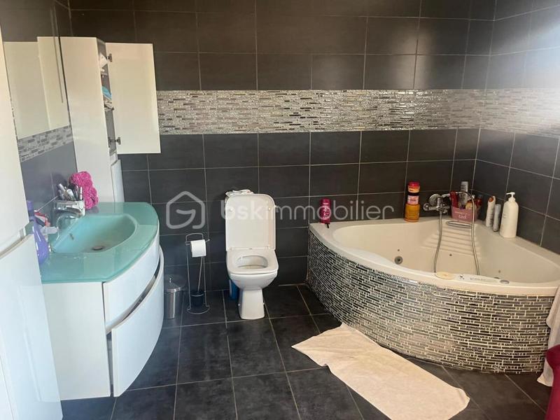 Villa - 90 m² - 4 pièces