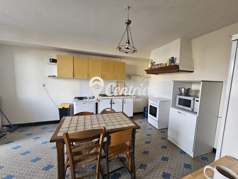 Maison - 233 m² - 6 pièces