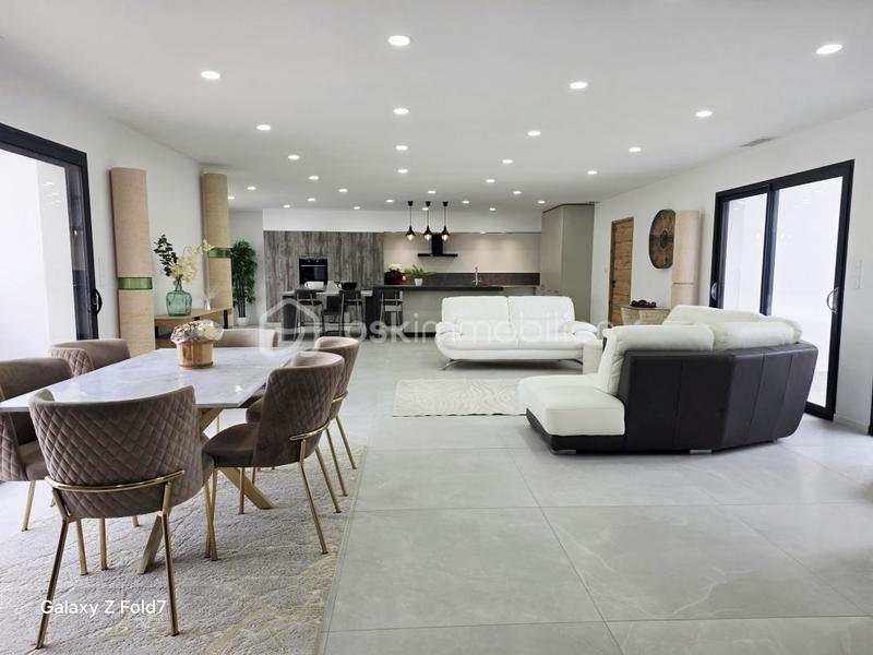 Maison - 166 m² - 5 pièces