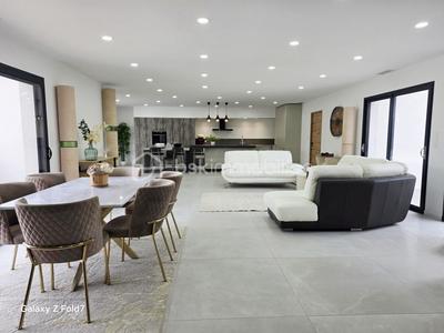 Maison - 166 m² - 5 pièces