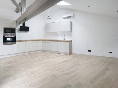 Appartement - 85 m² - 5 pièces