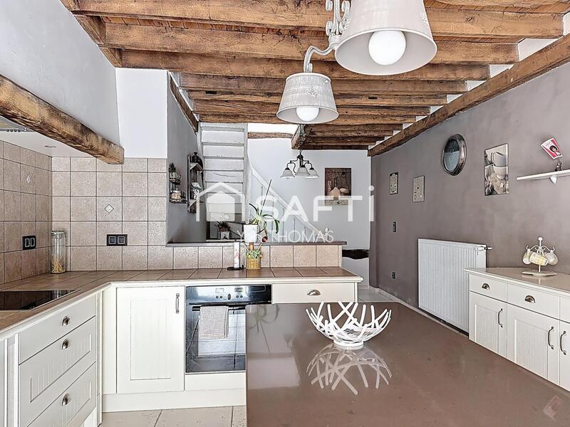 Maison - 210 m² - 7 pièces