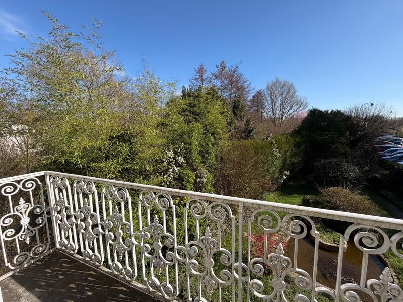 Maison - 262 m² - 9 pièces