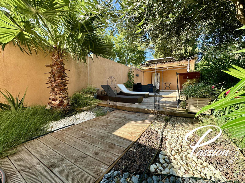 Maison contemporaine - 242 m² - 7 pièces