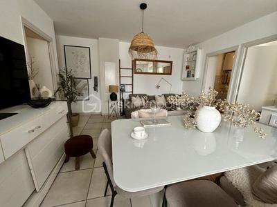 Appartement - 96 m² - 4 pièces