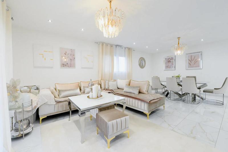 Maison - 143 m² - 5 pièces