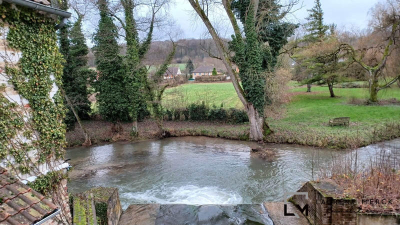 Fonds de commerce - 1 790 m²