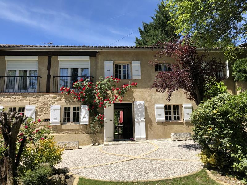 Maison traditionnelle - 180 m² - 5 pièces