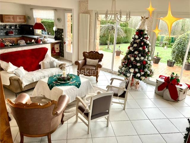 Maison - 230 m² - 7 pièces