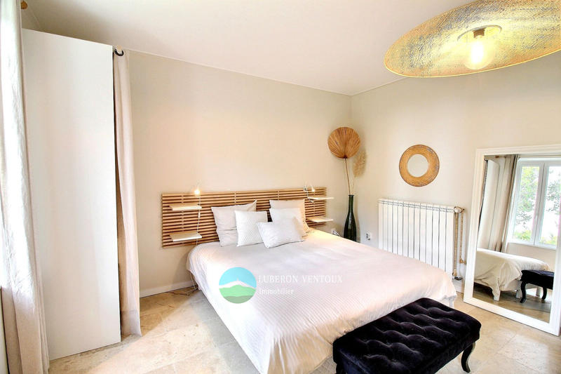 Propriété - 408 m² - 15 pièces