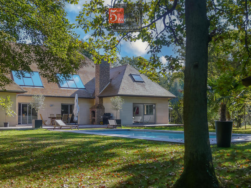 Maison - 400 m² - 8 pièces