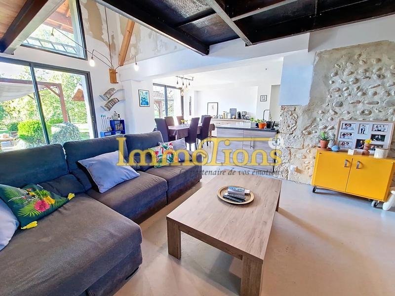 Maison - 217 m² - 9 pièces