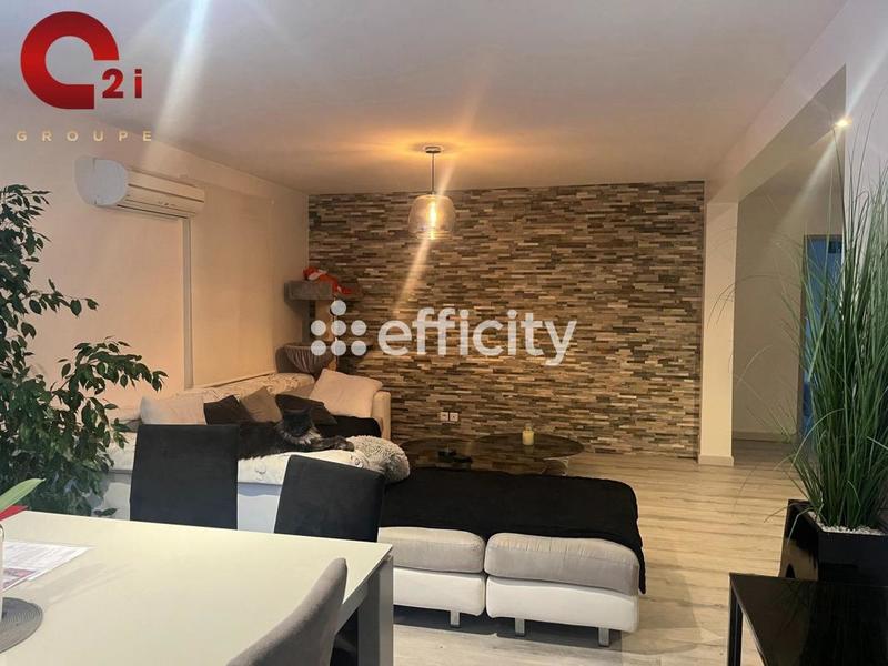 Maison - 203 m² - 7 pièces