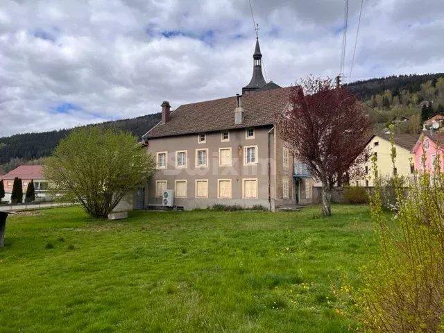 Propriété - 255 m² - 12 pièces