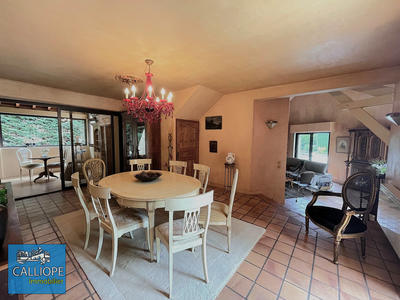 Maison - 208 m² - 8 pièces