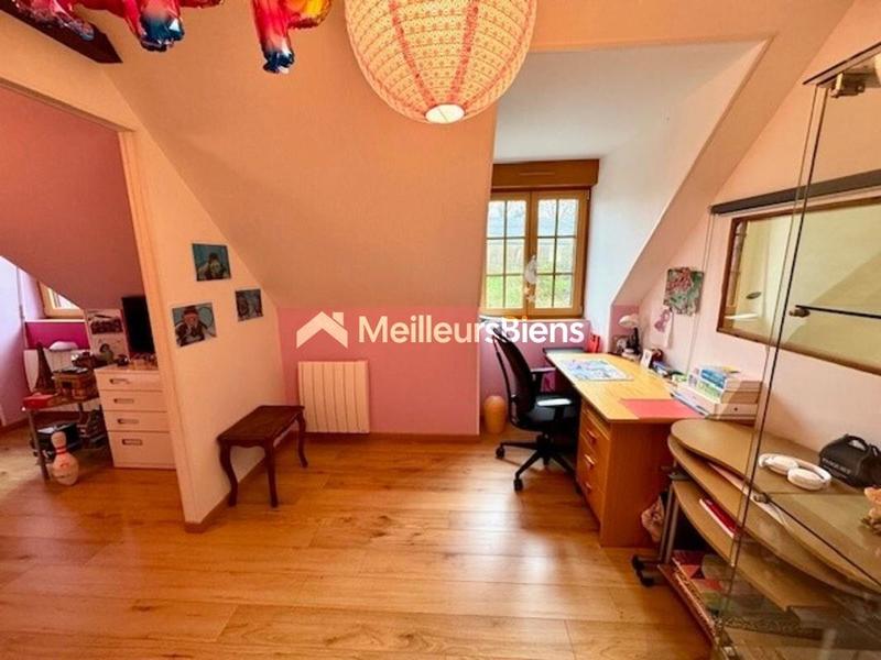 Maison - 180 m² - 8 pièces