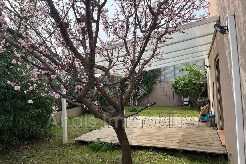 Maison - 300 m² - 9 pièces