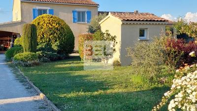 Villa - 225 m² - 7 pièces