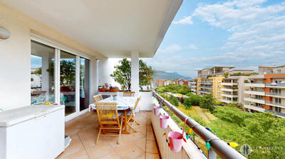 Appartement - 96 m² - 5 pièces