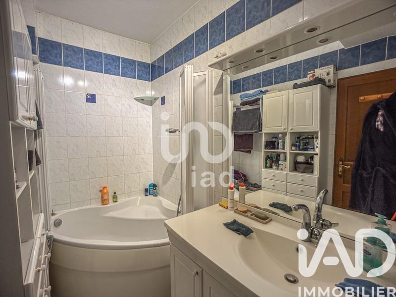 Maison - 200 m² - 6 pièces